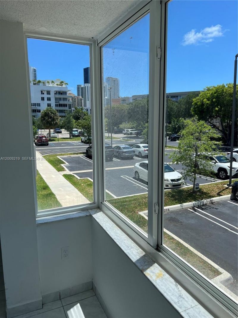 250 180th Dr, Unit 254, Sunny Isles Beach, FL 33160 Photo