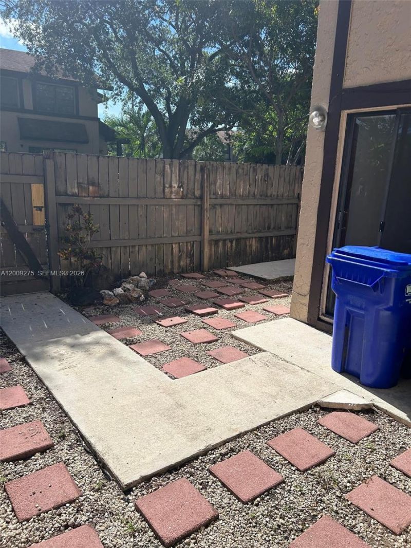 1761 Bayberry Dr, Pembroke Pines, FL 33024 Photo