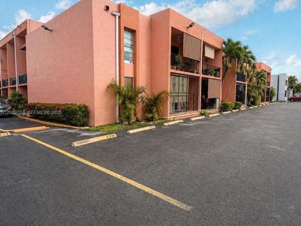 1300 W 47th Pl , Unit 218A, Hialeah, FL 33012