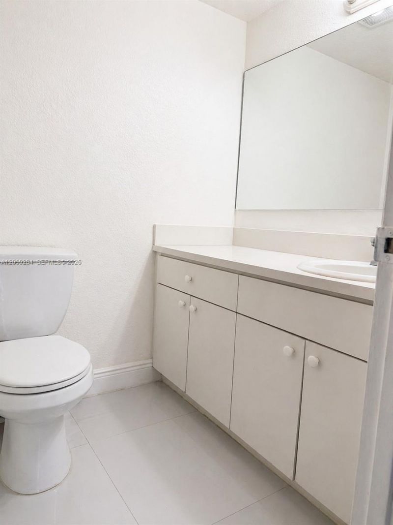 1300 W 47th Pl , Unit 218A, Hialeah, FL 33012 Photo