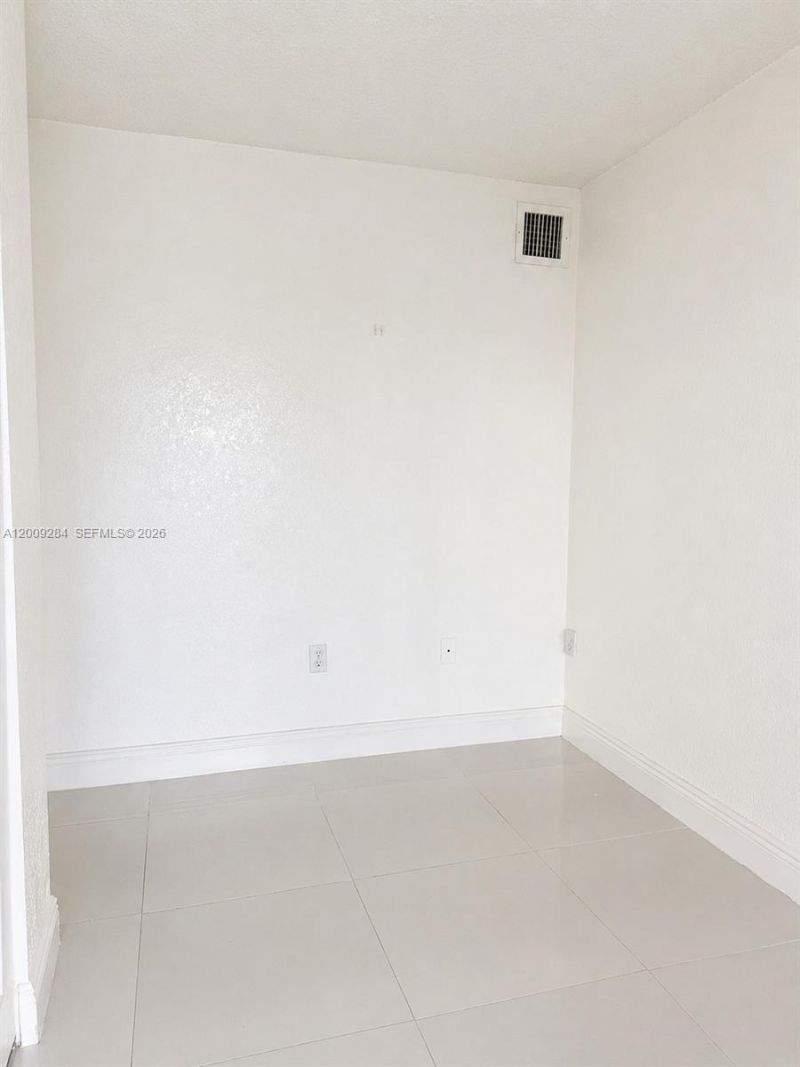 1300 W 47th Pl , Unit 218A, Hialeah, FL 33012 Photo