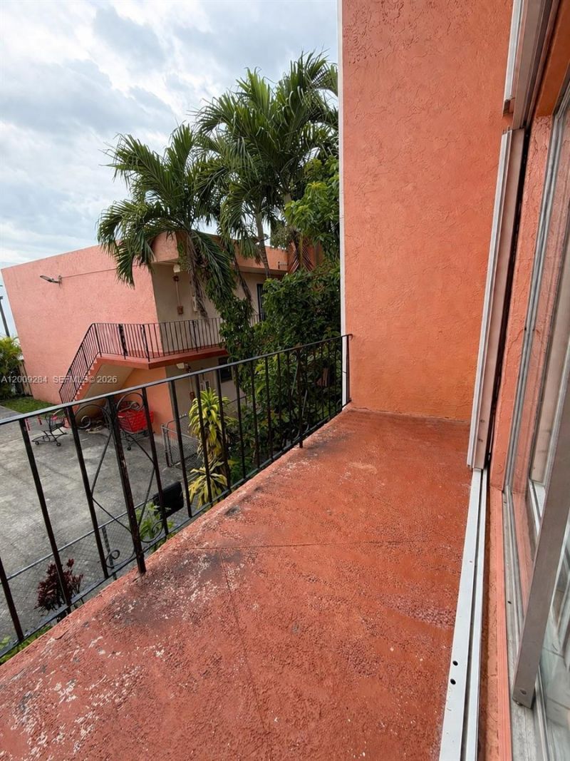 1300 W 47th Pl , Unit 218A, Hialeah, FL 33012 Photo