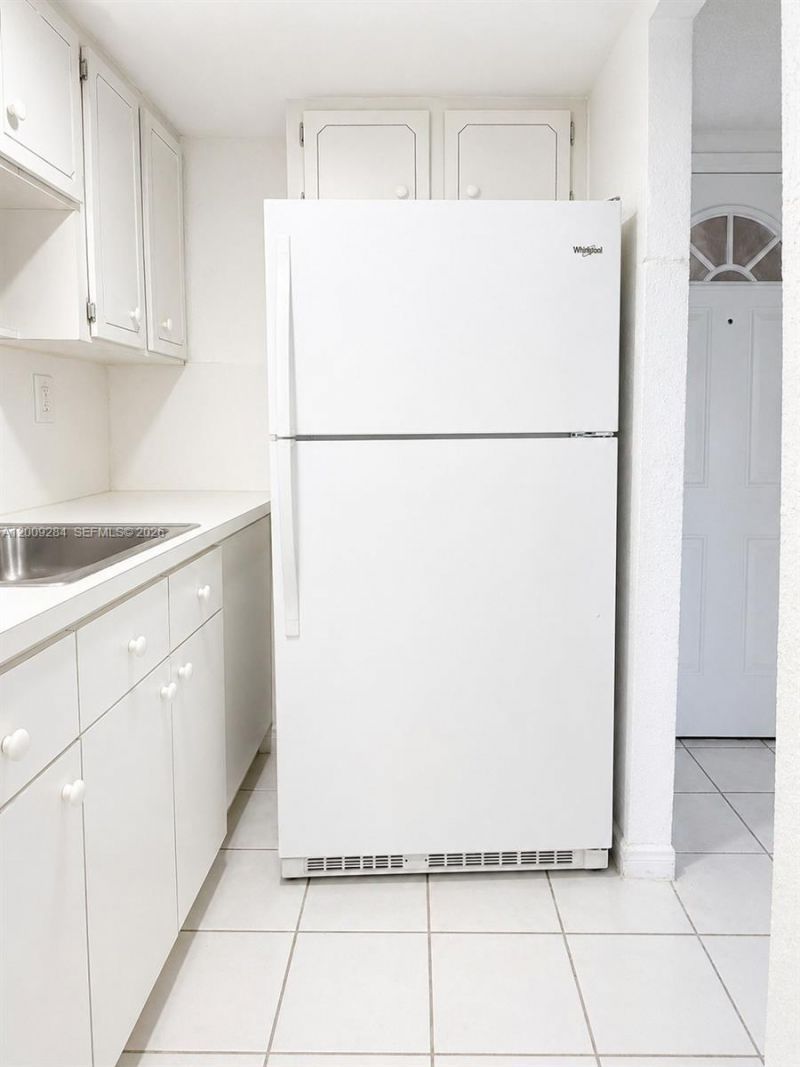 1300 W 47th Pl , Unit 218A, Hialeah, FL 33012 Photo