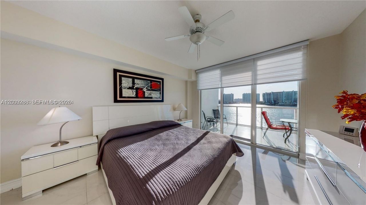 18100 N Bay Rd , Unit 504, Sunny Isles Beach, FL 33160 Photo