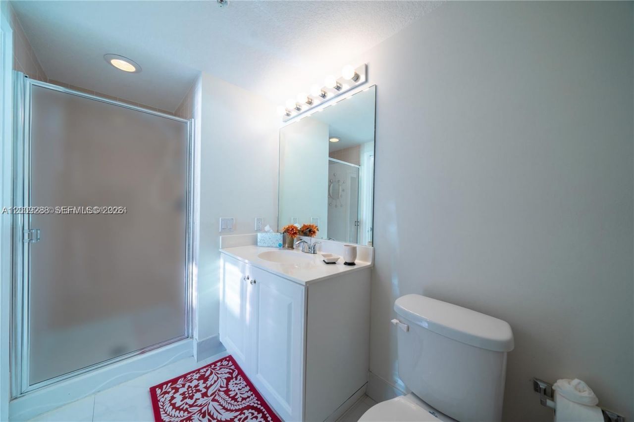 18100 N Bay Rd , Unit 504, Sunny Isles Beach, FL 33160 Photo