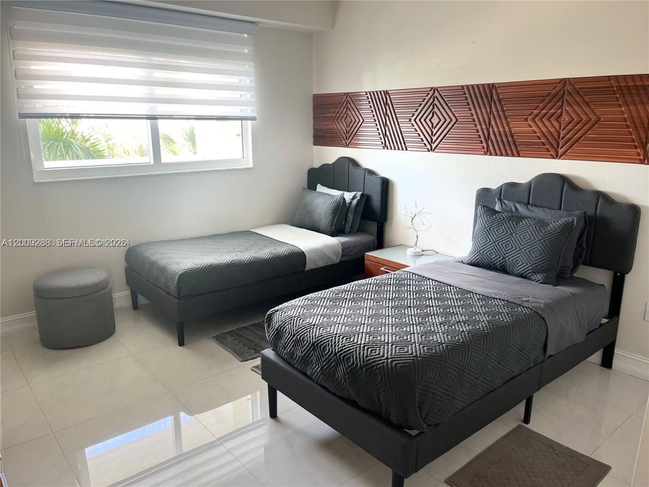 18100 N Bay Rd , Unit 504, Sunny Isles Beach, FL 33160 Photo