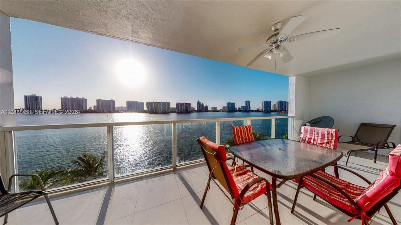 18100 N Bay Rd , Unit 504, Sunny Isles Beach, FL 33160 Photo
