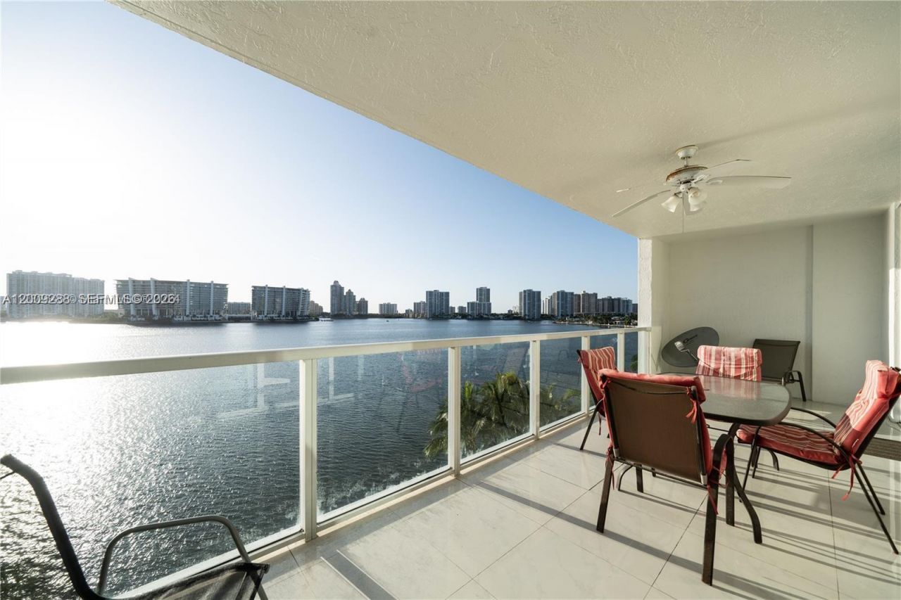 18100 N Bay Rd , Unit 504, Sunny Isles Beach, FL 33160 Photo