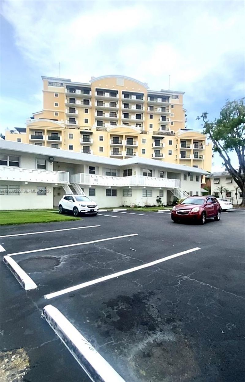 7324 SW 82nd St, Unit B206, Miami, FL 33143 Photo