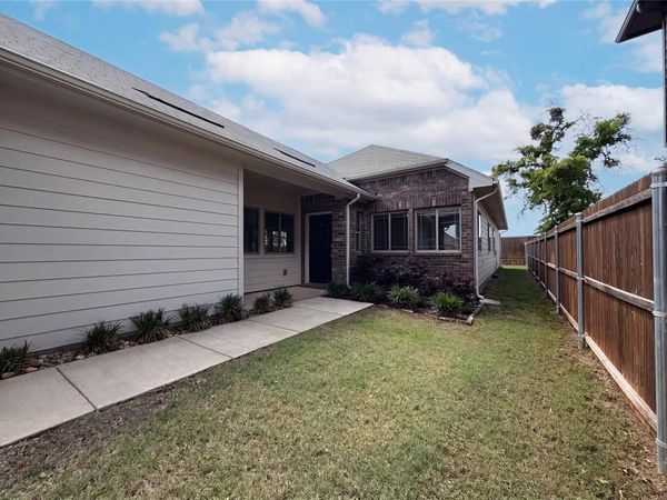 568 Val Verde Street, Aubrey, TX 76227