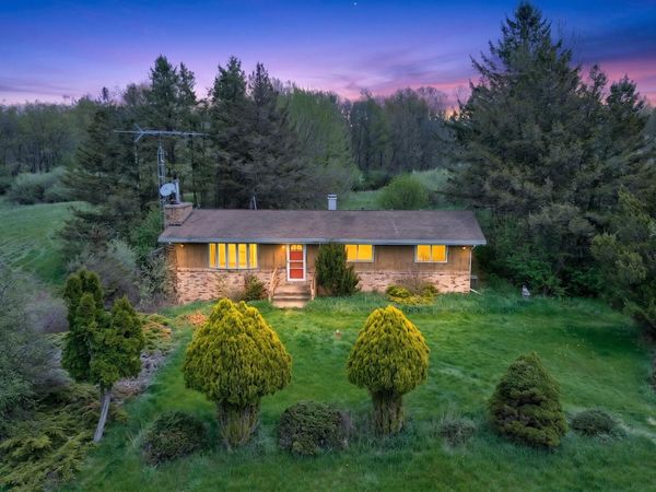 8889 Mount Hope Road, Grass Lake, MI 49240