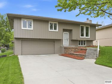 2711 N 121 Avenue, Omaha, NE 68164