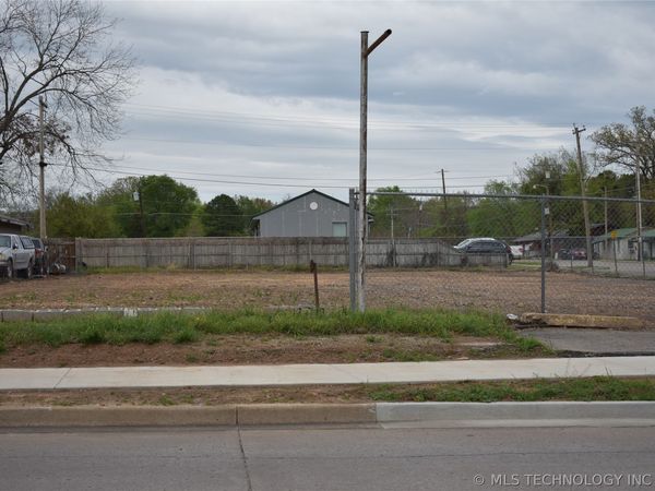 301 N Cedar Avenue , Tahlequah, OK 74464