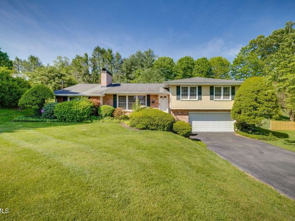 1319 Lynnwood Drive, Johnson City, TN 37601