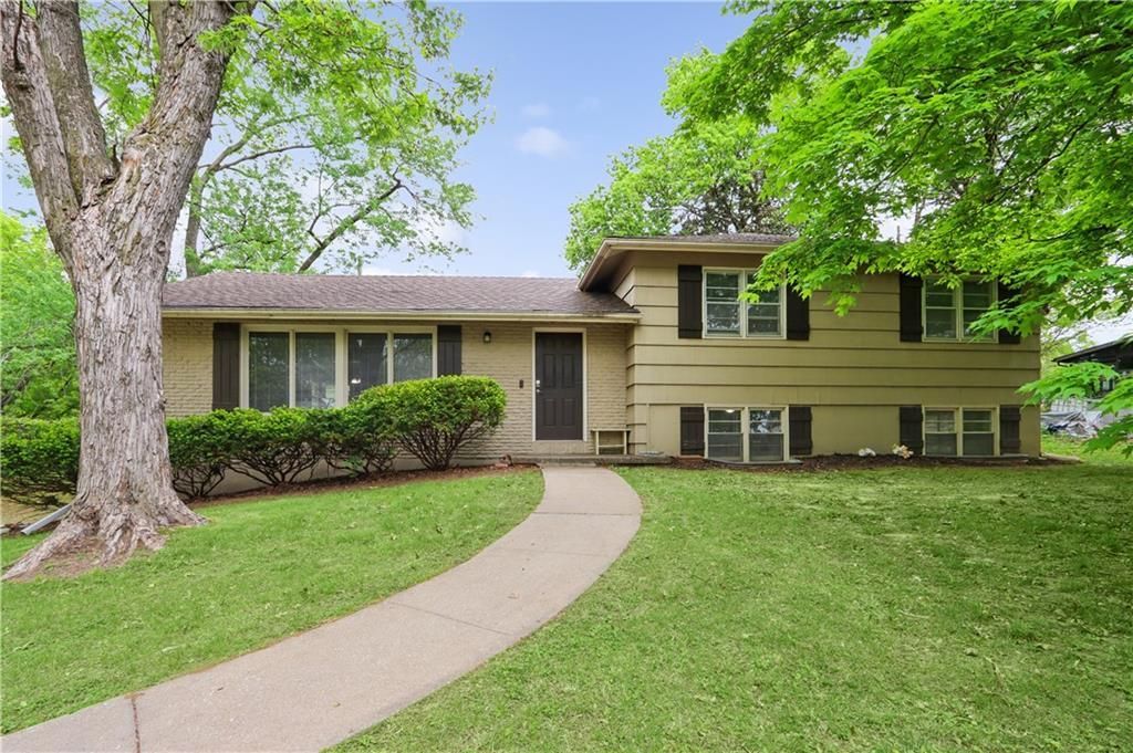 6155 NE Circle View Drive, Kansas City, MO 64118 Main Photo