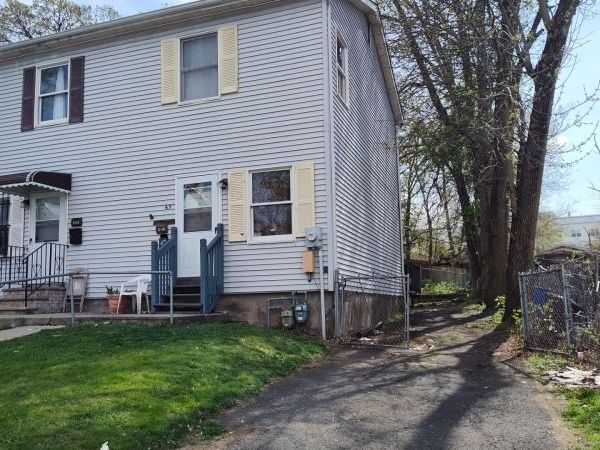 65 Hamilton St, East Orange, NJ 07017