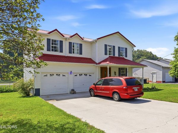 103 Ali Lane , Jacksboro, TN 37757