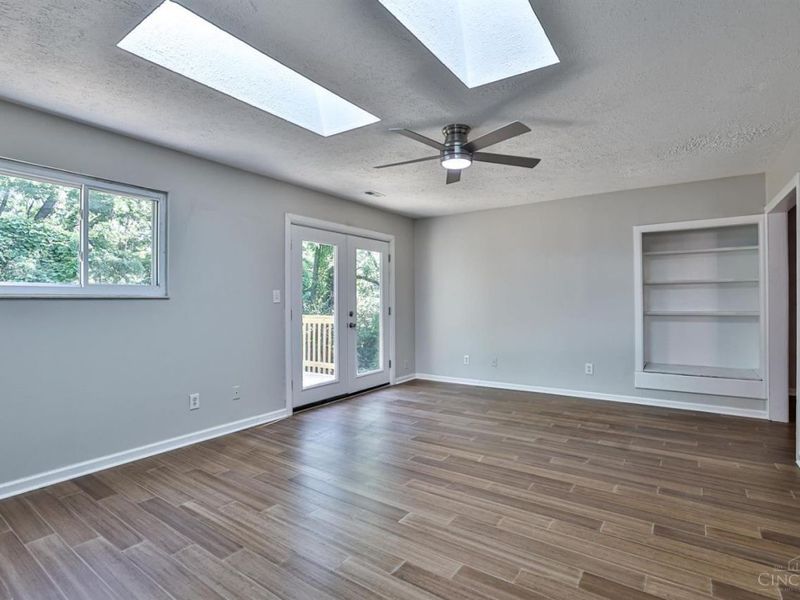 958 Hollytree Drive, Springfield Twp., OH 45231 Photo 12