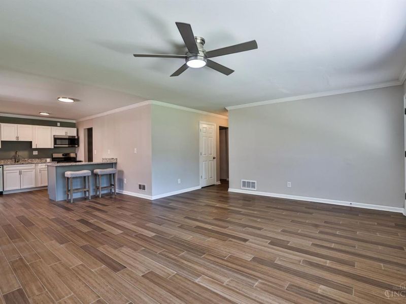 958 Hollytree Drive, Springfield Twp., OH 45231 Photo 7