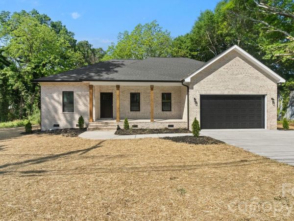 511 North Flint Street , Lincolnton, NC 28107