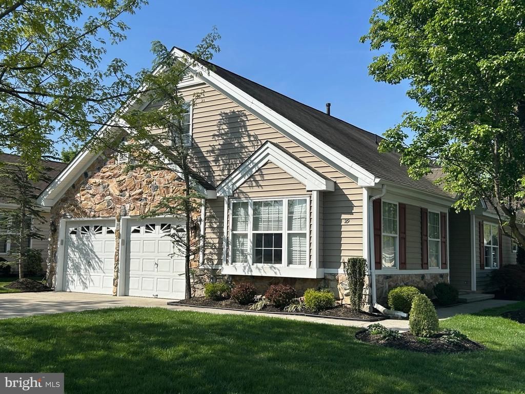 29 Autumn Lane, Sewell, NJ 08080 Main Photo