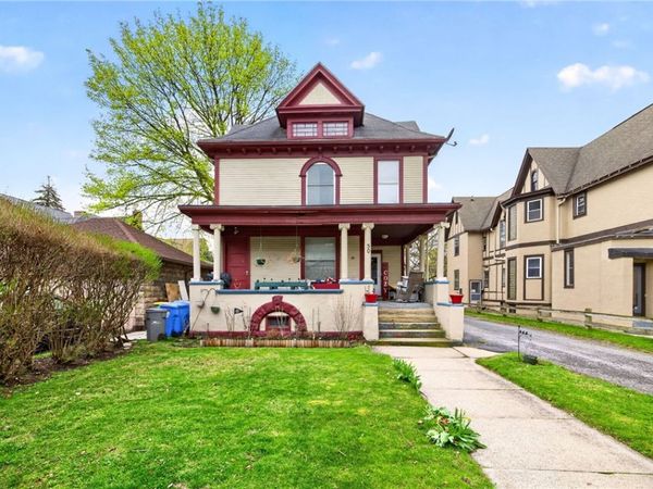 30 Strathallan Park, Rochester, NY 14607