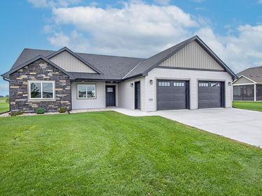 2000 Sandstone Loop N, Sartell, MN 56377