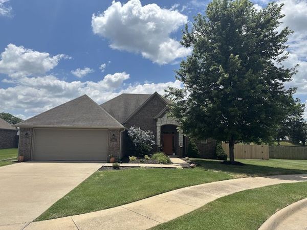 3909 SW Flatrock Avenue , Bentonville, AR 72713