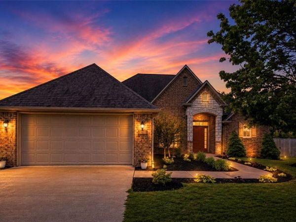 3909 SW Flatrock Avenue, Bentonville, AR 72713