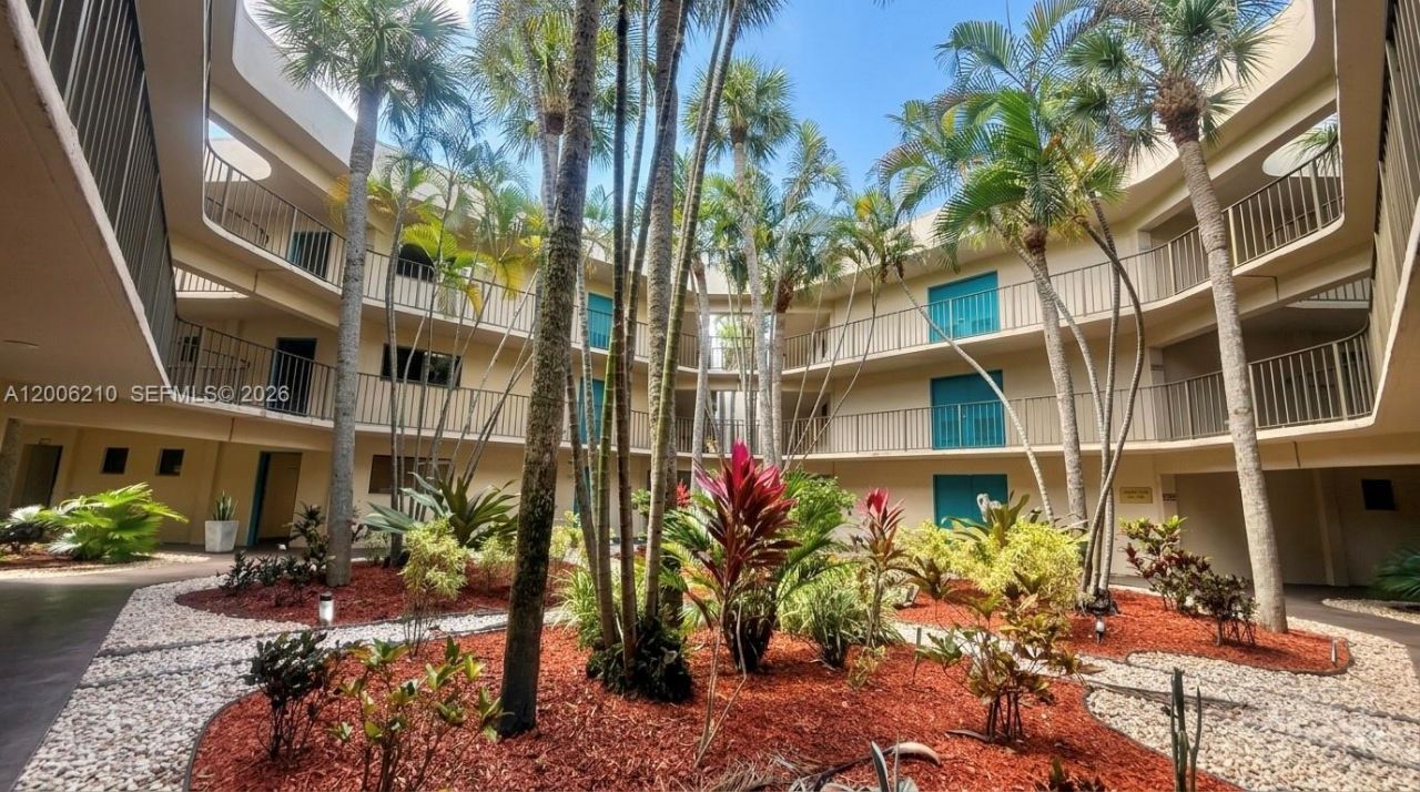 5190 Las Verdes Cir , Unit 115, Delray Beach, FL 33484 Photo