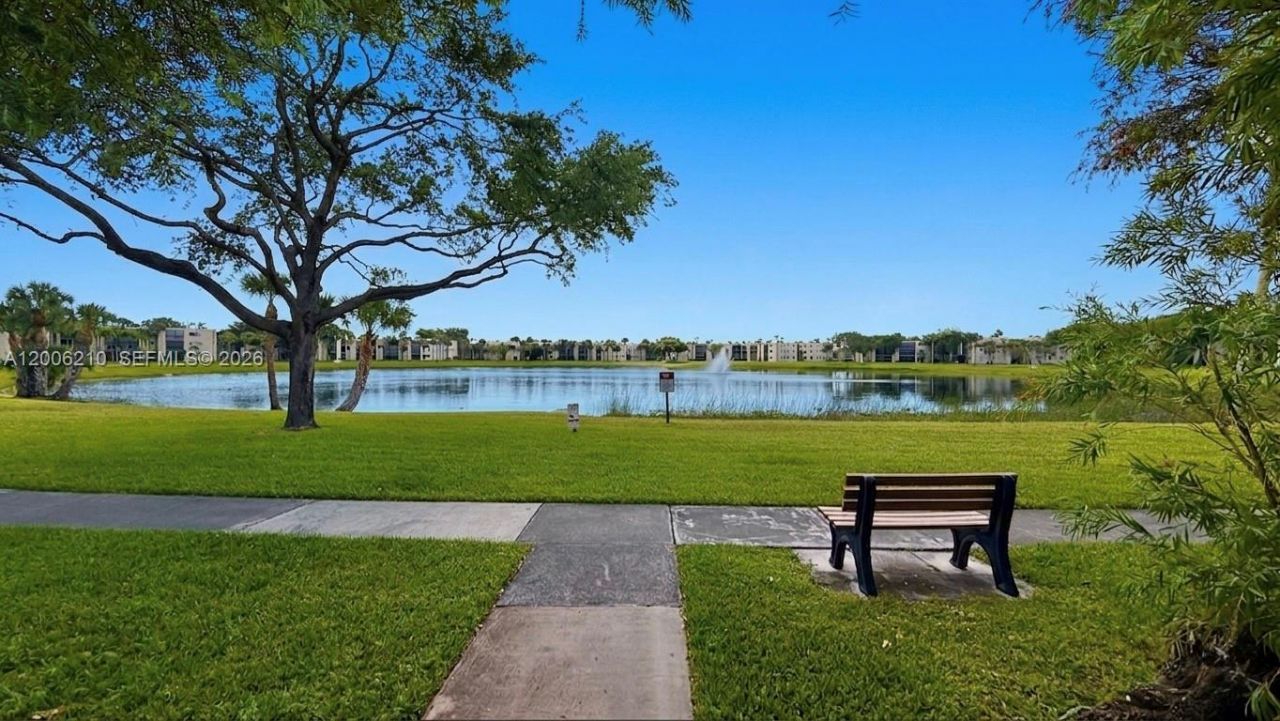 5190 Las Verdes Cir , Unit 115, Delray Beach, FL 33484 Photo