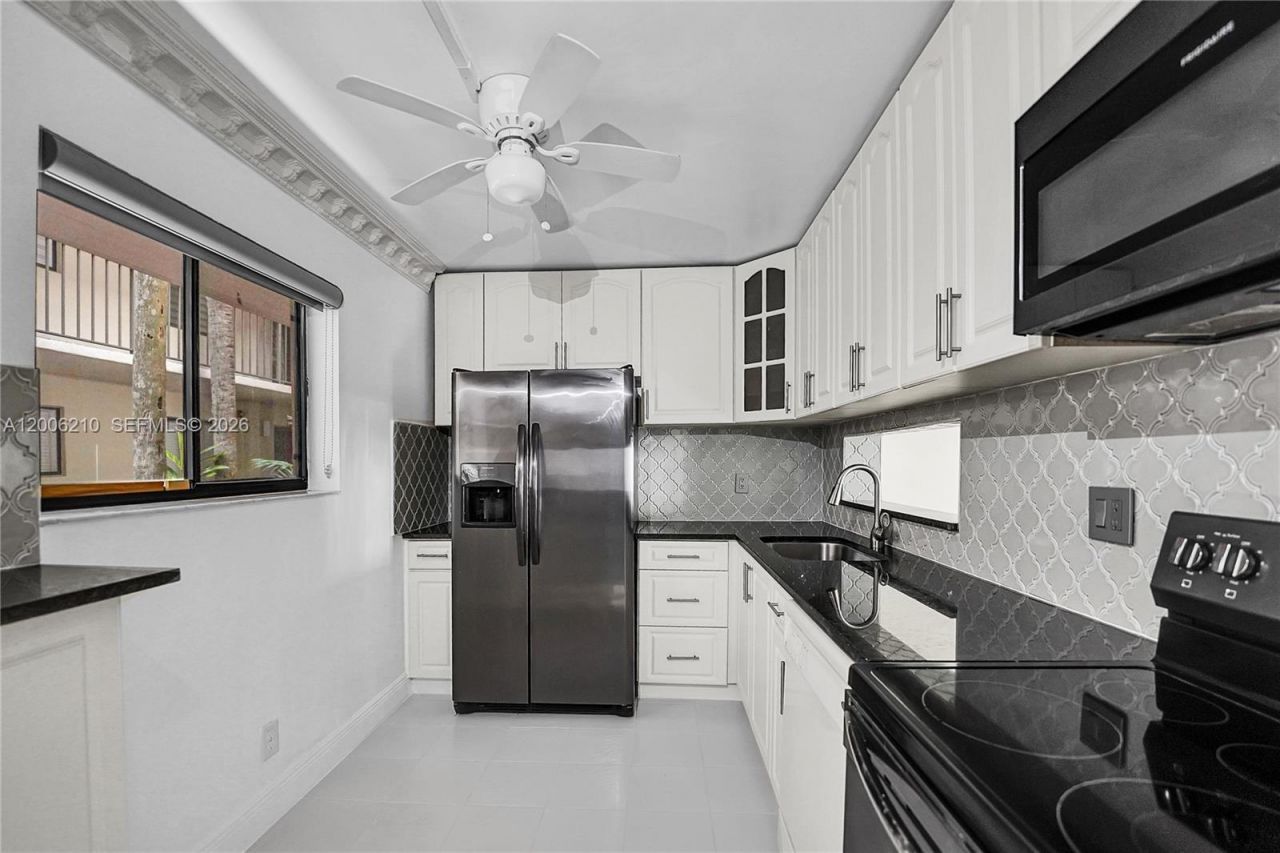 5190 Las Verdes Cir , Unit 115, Delray Beach, FL 33484 Photo