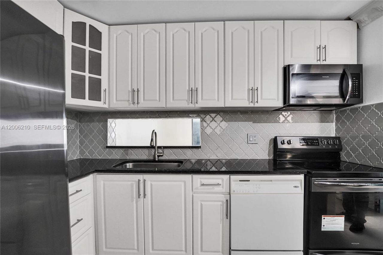 5190 Las Verdes Cir , Unit 115, Delray Beach, FL 33484 Photo
