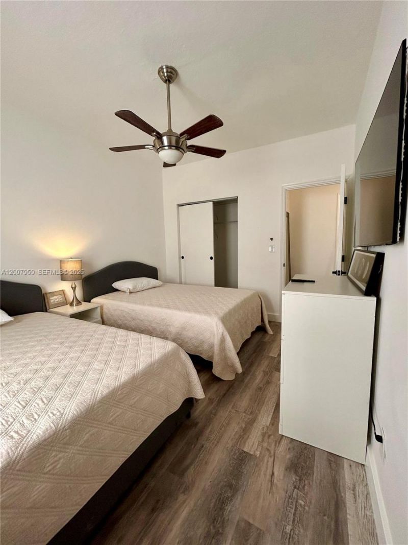 215 30th St , Unit 17, Miami Beach, FL 33140 Photo