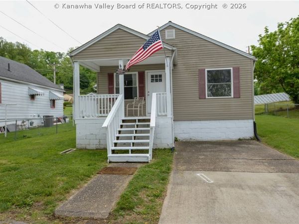 1004 Ellis Road, St Albans, WV 25177