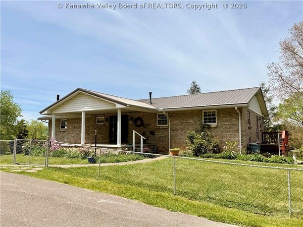 104 Ruby Lane, Sissonville, WV 25320