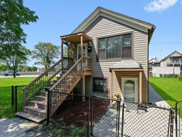 142 W Swann Street , Chicago, IL 60609