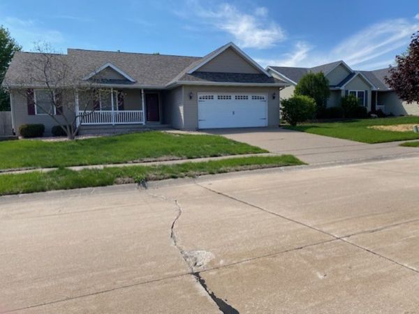 5816 Heather Avenue, Davenport, IA 52807
