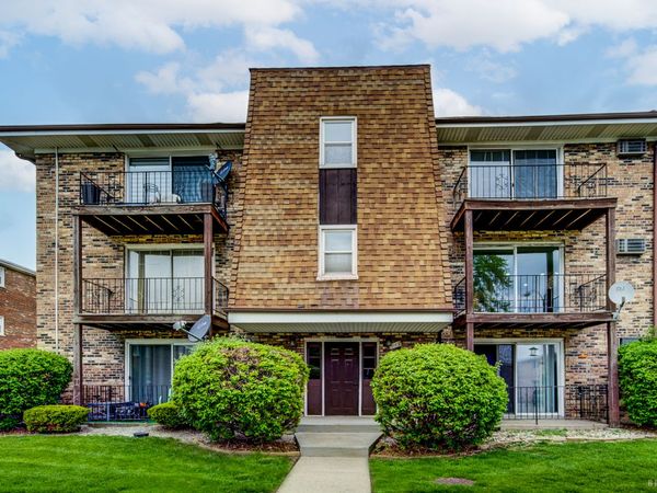 7112 99th Street, Unit 209, Chicago Ridge, IL 60415