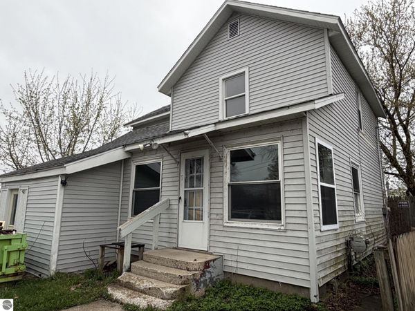 121 Canal Street S, Lake City, MI 49651