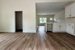 1833 Woodland Road photo 4