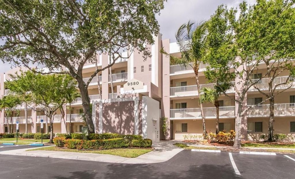 9580 Weldon Circle, Unit K304, Tamarac, FL 33321 Photo
