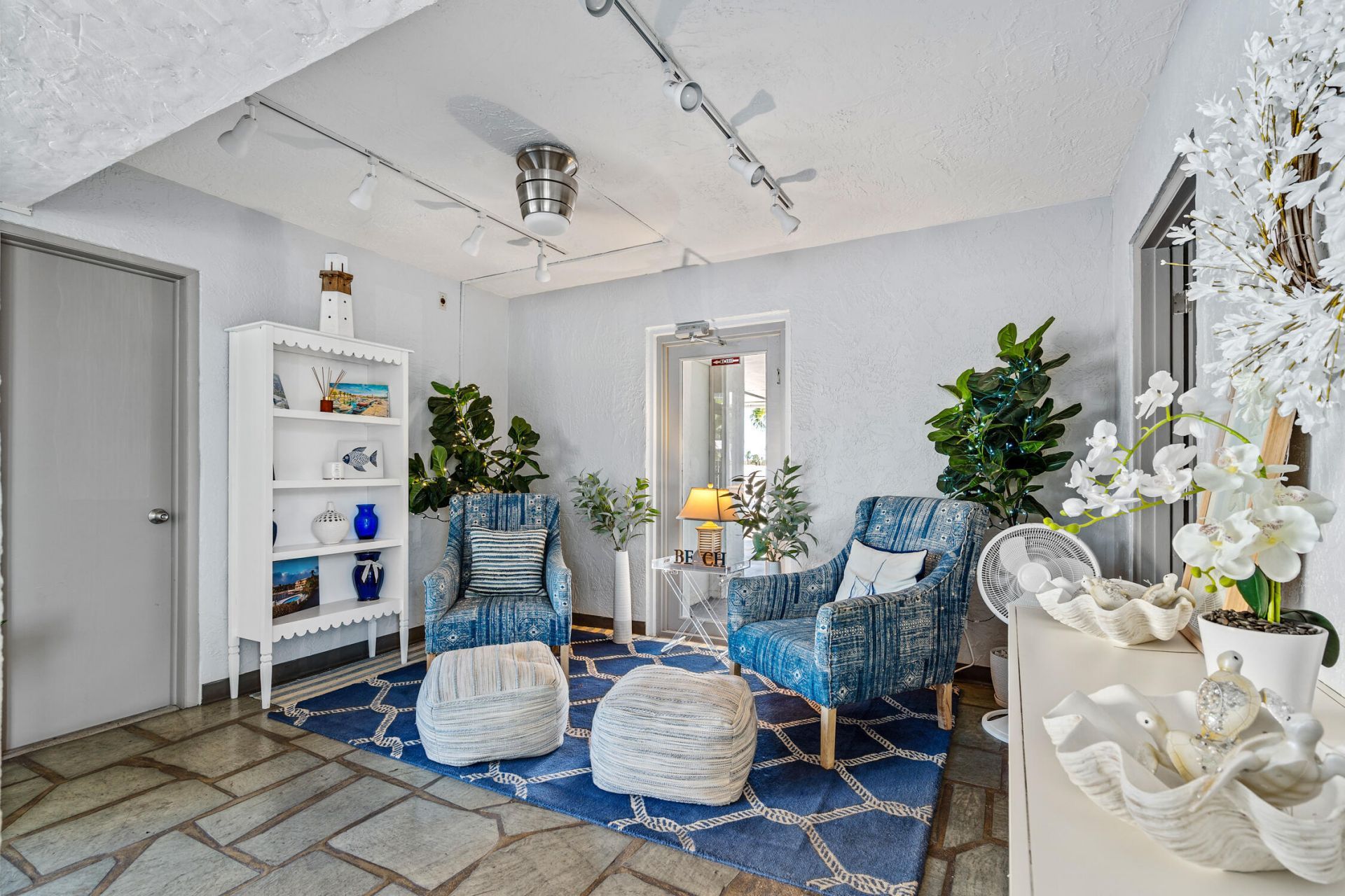 231 E Lantana Road Road E, Unit 203, Lantana, FL 33462 Photo