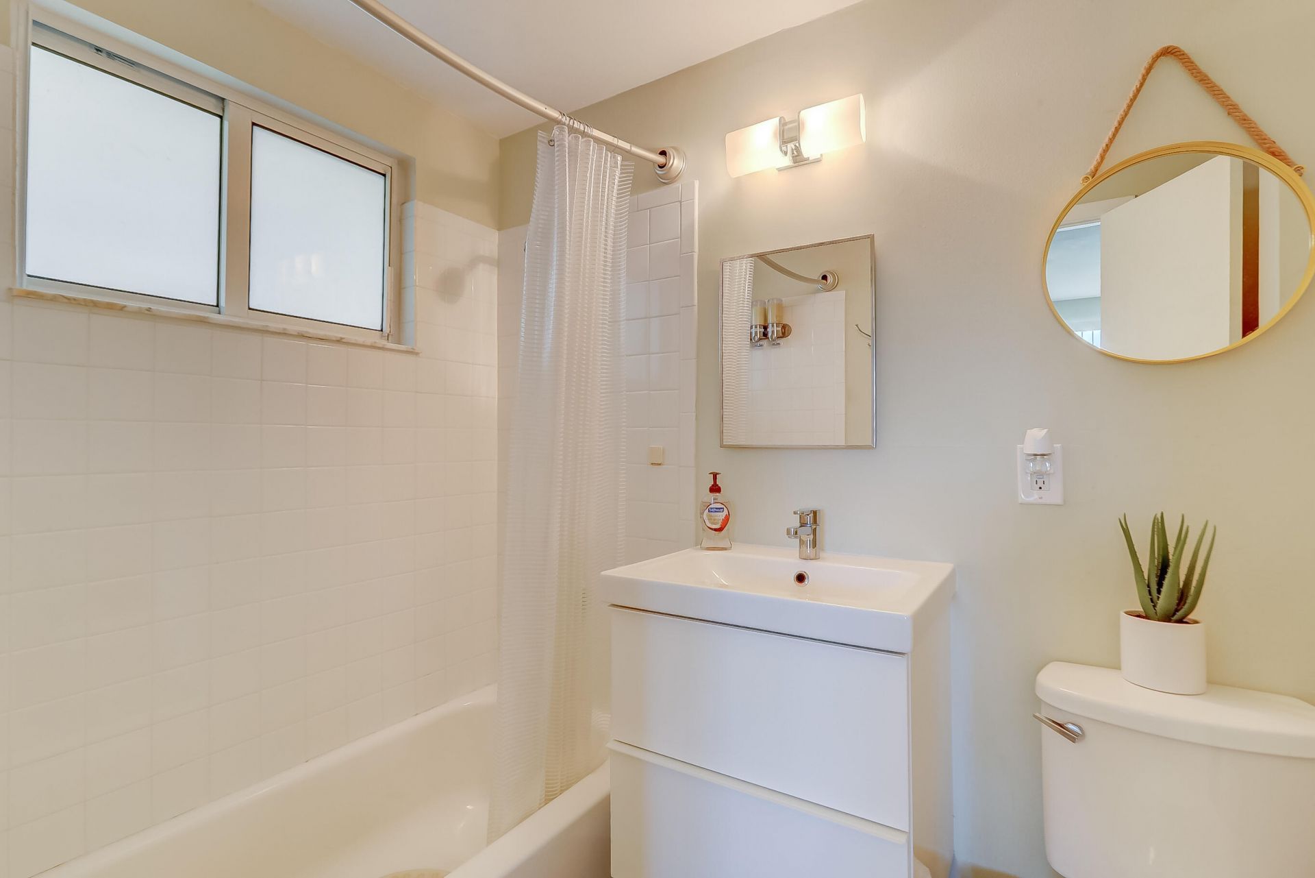 1100 NE 18th Court, Unit 1-8, Fort Lauderdale, FL 33305 Photo