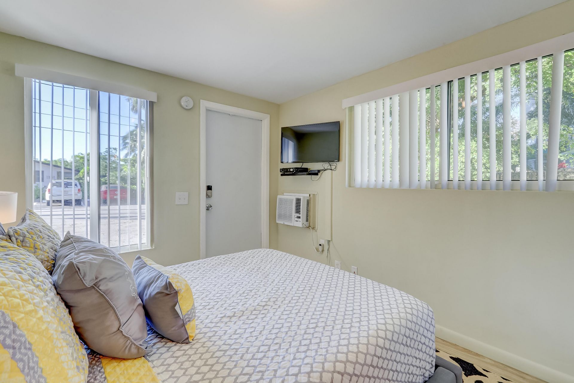 1100 NE 18th Court, Unit 1-8, Fort Lauderdale, FL 33305 Photo