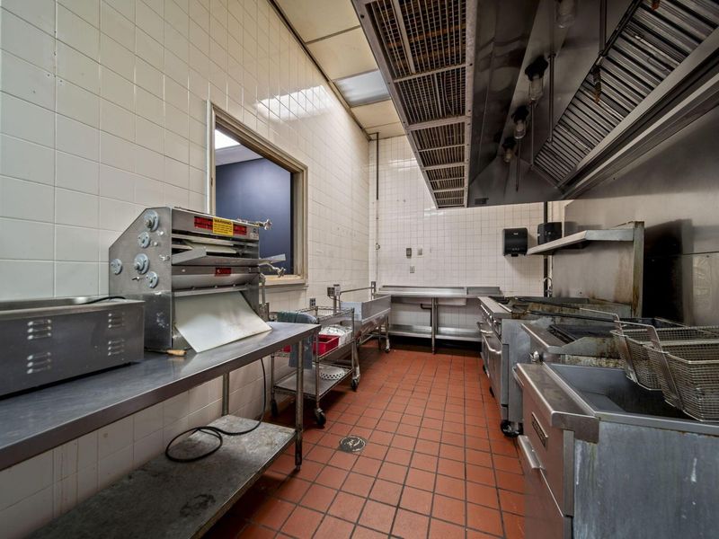 5644 Columbus Square , Columbus, OH 43231 Photo 18