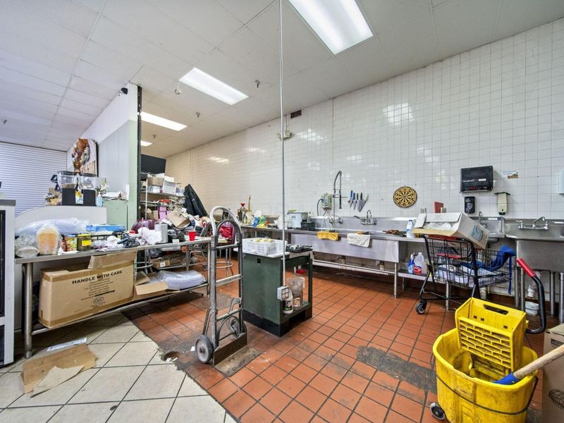 5644 Columbus Square , Columbus, OH 43231 Photo 39