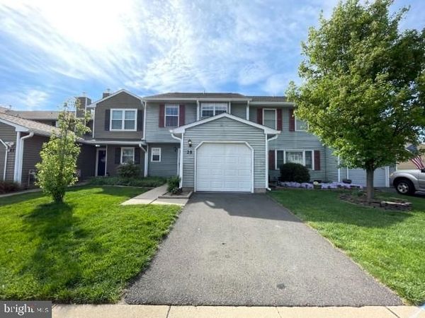 28 KENNEBEC COURT , BORDENTOWN, NJ 08505