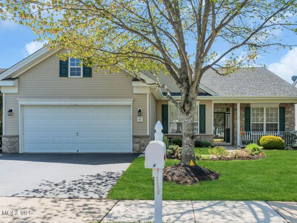 4 Chamber Lane, Columbus, NJ 08022