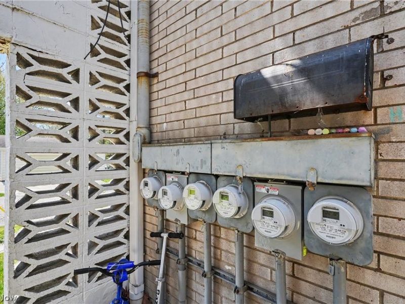 1376 Forest Glen Drive, Cuyahoga Falls, OH 44221 Photo 12